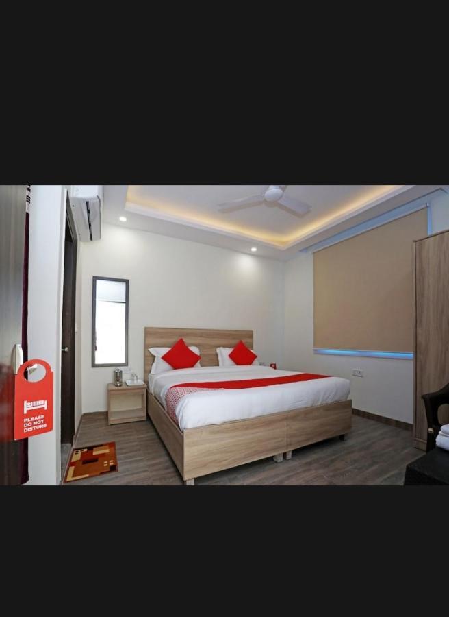 Hotel Golden Bliss At New Delhi Airport Dış mekan fotoğraf