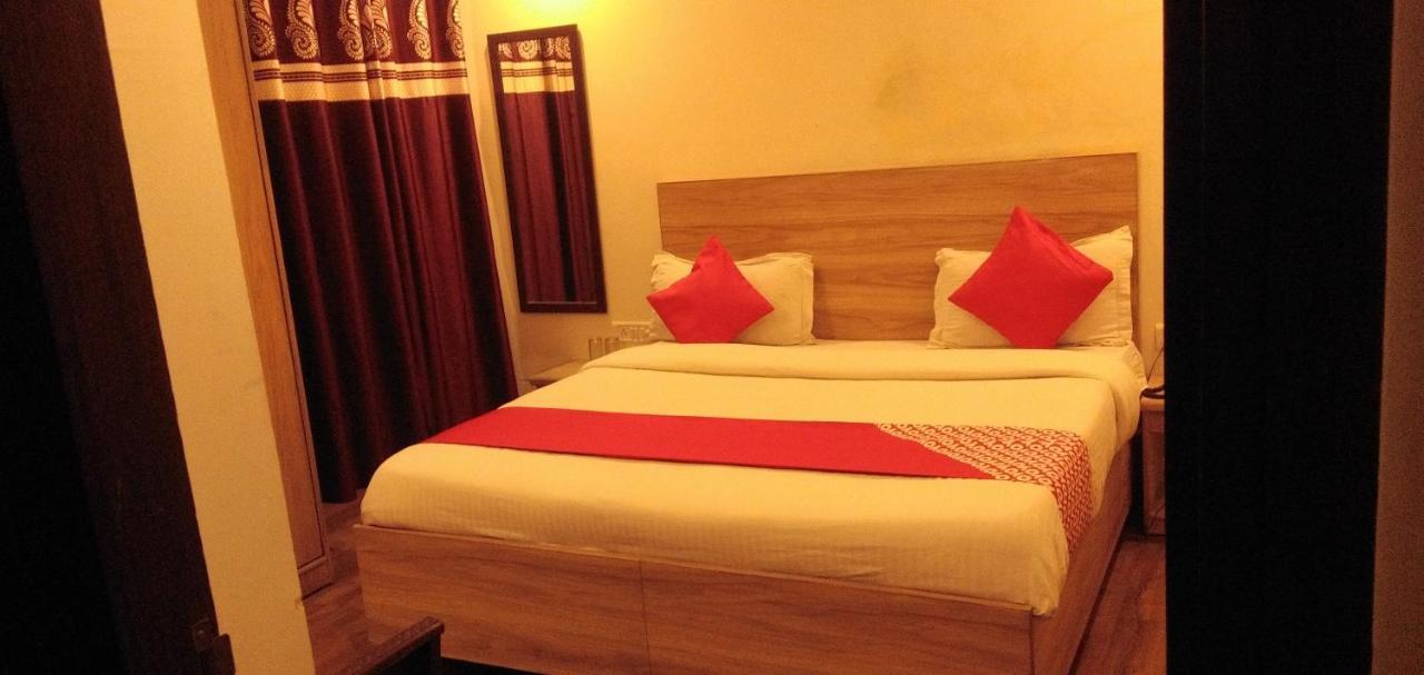 Hotel Golden Bliss At New Delhi Airport Dış mekan fotoğraf
