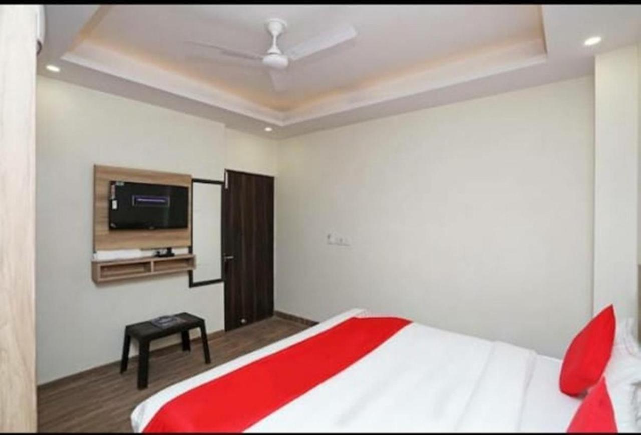 Hotel Golden Bliss At New Delhi Airport Dış mekan fotoğraf