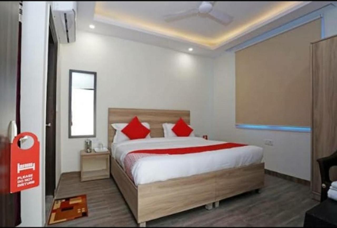 Hotel Golden Bliss At New Delhi Airport Dış mekan fotoğraf