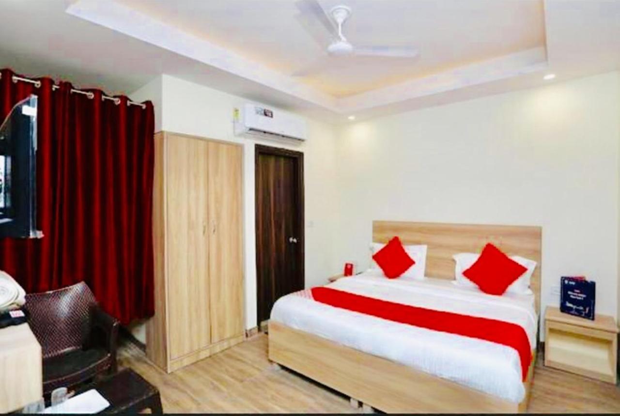 Hotel Golden Bliss At New Delhi Airport Dış mekan fotoğraf