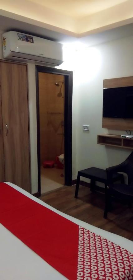 Hotel Golden Bliss At New Delhi Airport Dış mekan fotoğraf