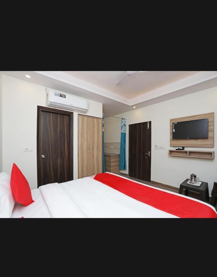 Hotel Golden Bliss At New Delhi Airport Dış mekan fotoğraf
