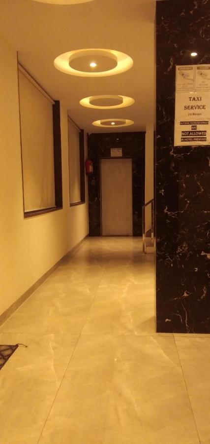 Hotel Golden Bliss At New Delhi Airport Dış mekan fotoğraf