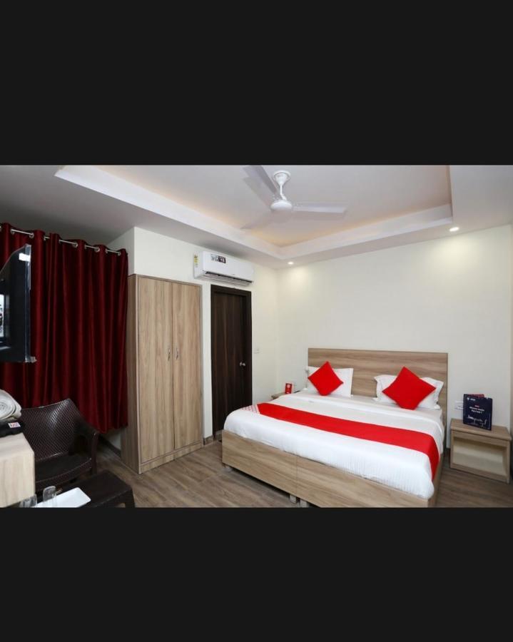 Hotel Golden Bliss At New Delhi Airport Dış mekan fotoğraf